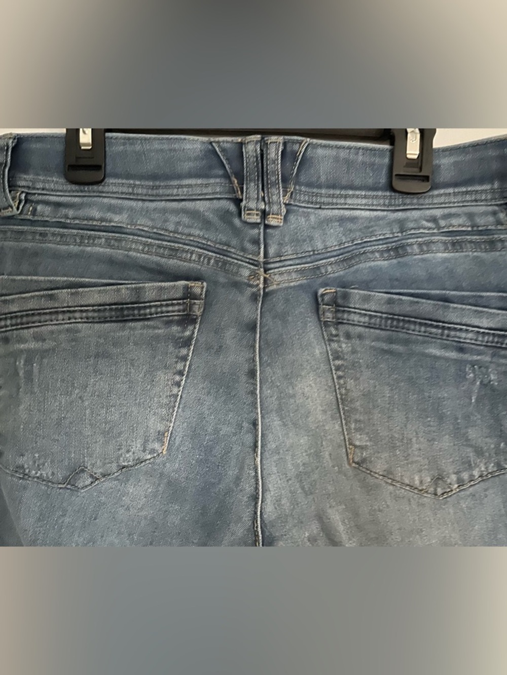 Democracy Ab Solution Light Wash Cropped Jeans - Picture 2 of 7